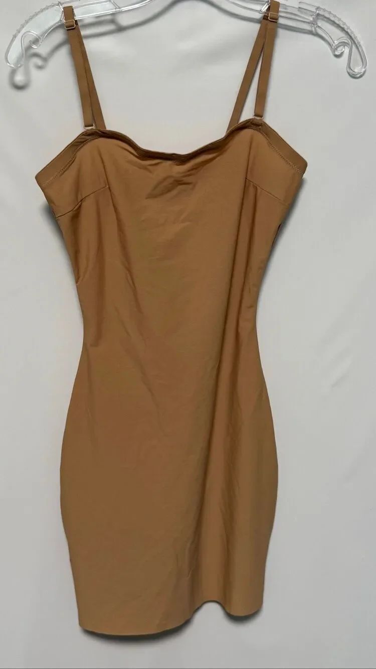 Assets Spanx full dress Shapewear versatile straps size medium